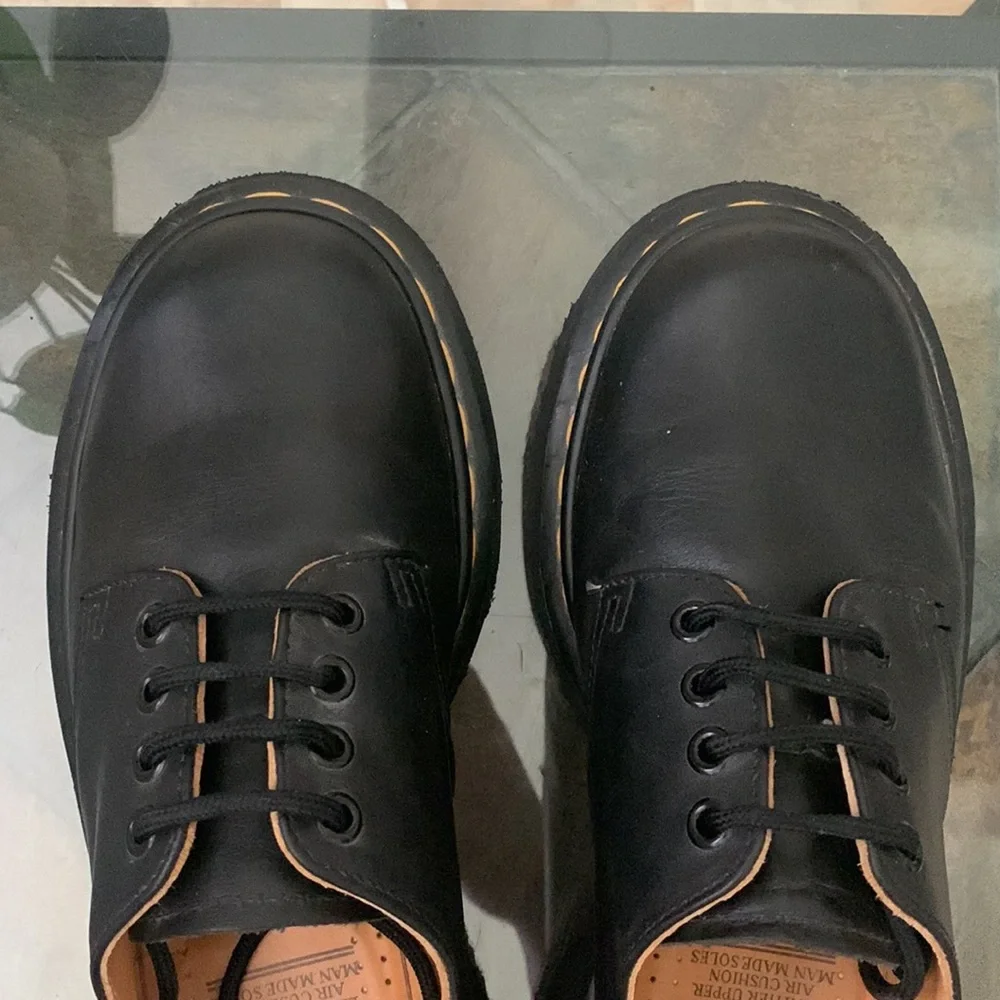 RARE✨DR. MARTENS Smooth Leather Oxfords.- Size 6UK MENS / 7US MENS / 8.5 US WMS